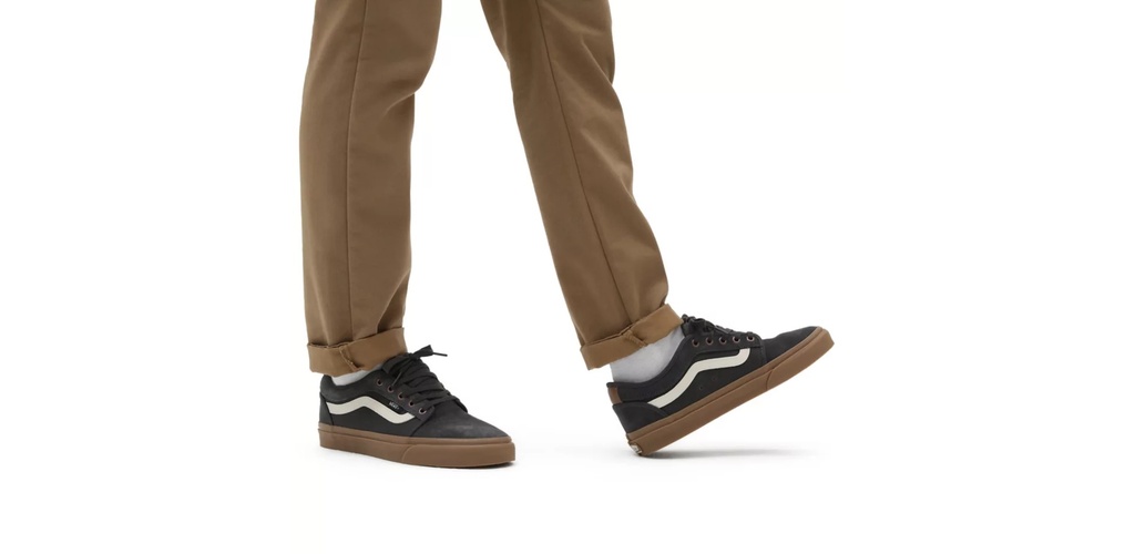 Vans chukka low deals on foot